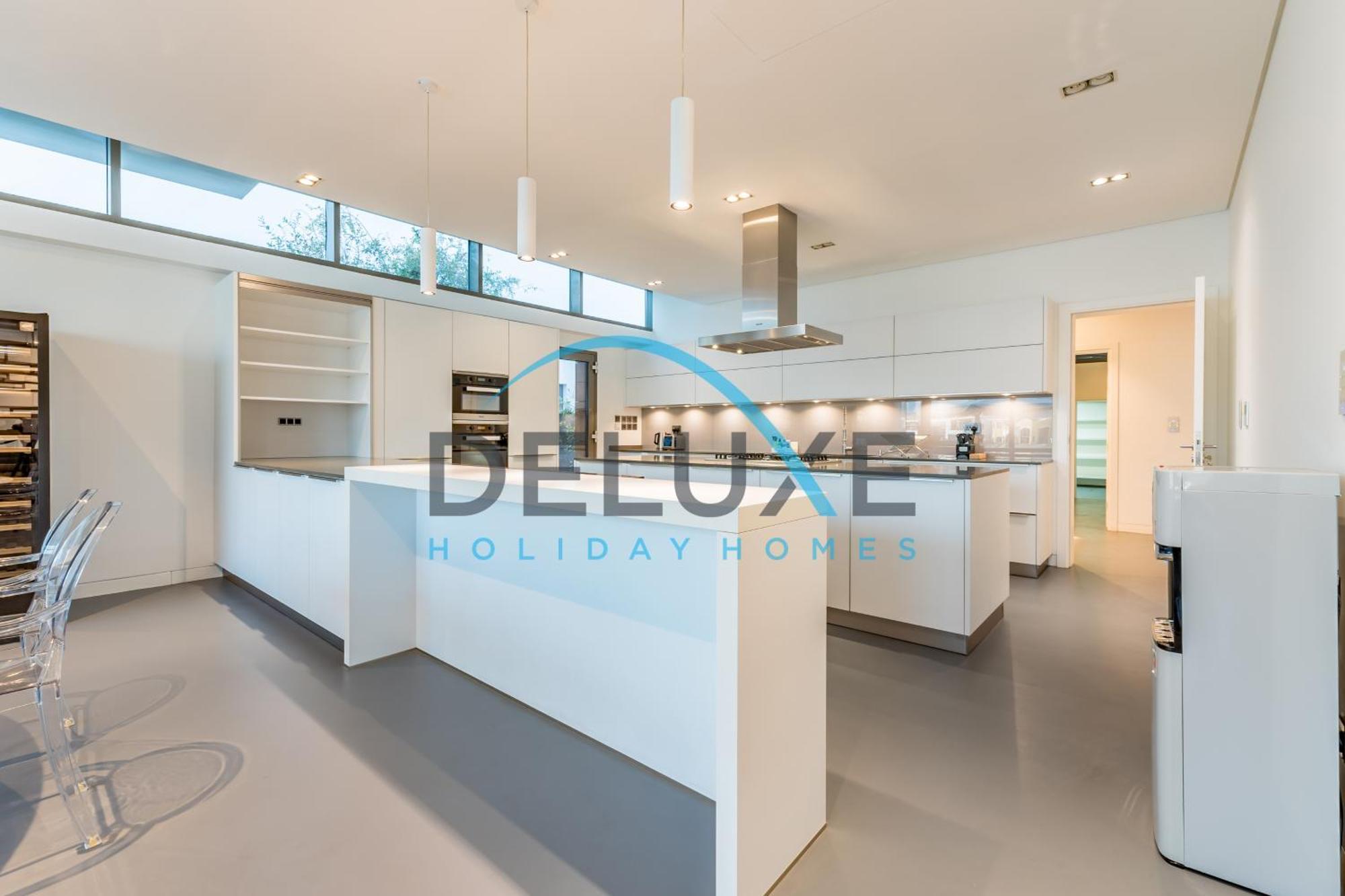 Elegant 6br Beachfront With Rooftop And Own Pool By Deluxe Homes Apartment