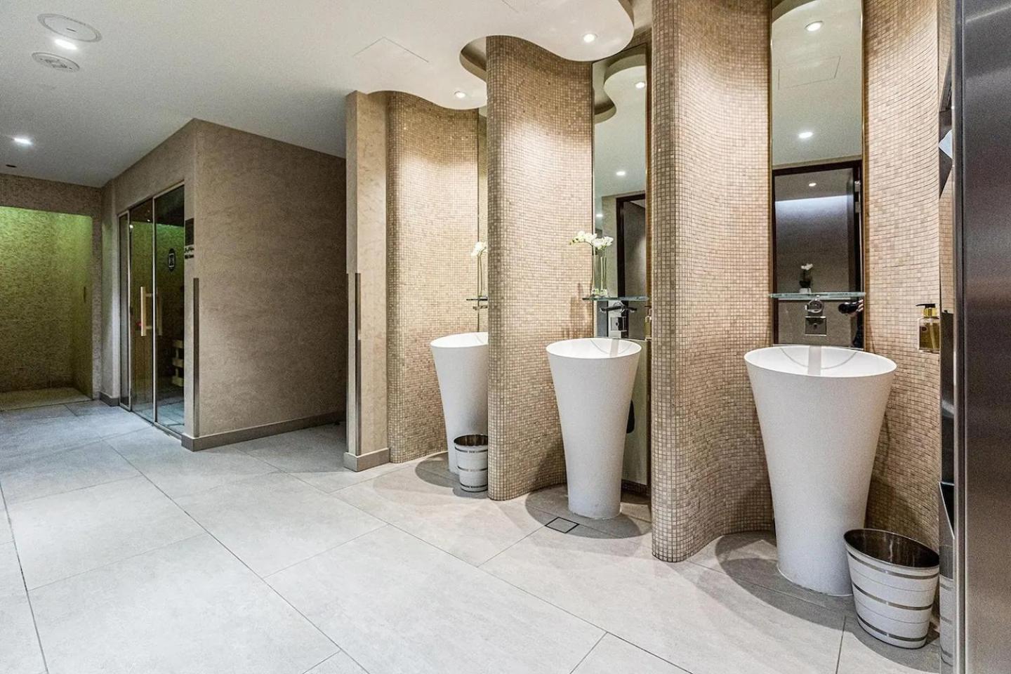 Luxury Jumeirah Living Marina Gate 2br 44th Floor *