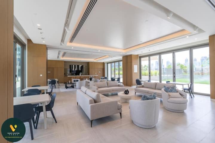 Downtown Views Ii - Vogue -tower 1, -1 Bedroom That Sleeps 3 -13th Floor -large Balcony With Views Dubai