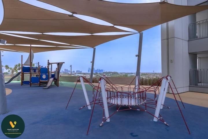 Apartment Downtown Views Ii - Vogue -tower 1, -1 Bedroom That Sleeps 3 -13th Floor -large Balcony With Views Dubai