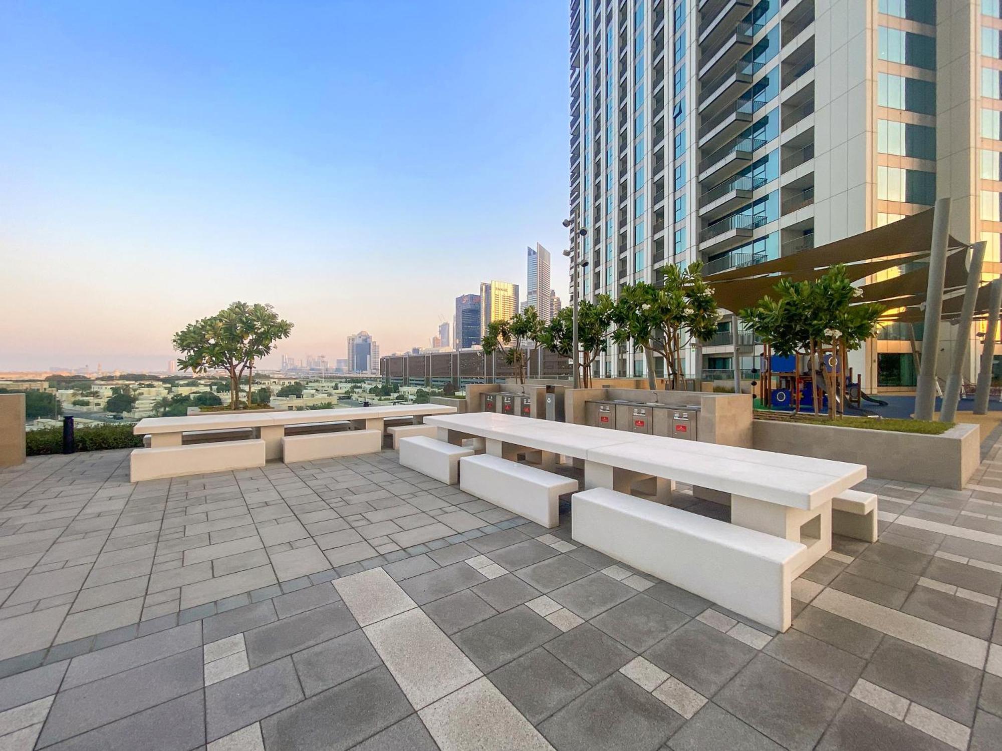 Elegant 2br In Downtown L Walk To Mall * Dubai
