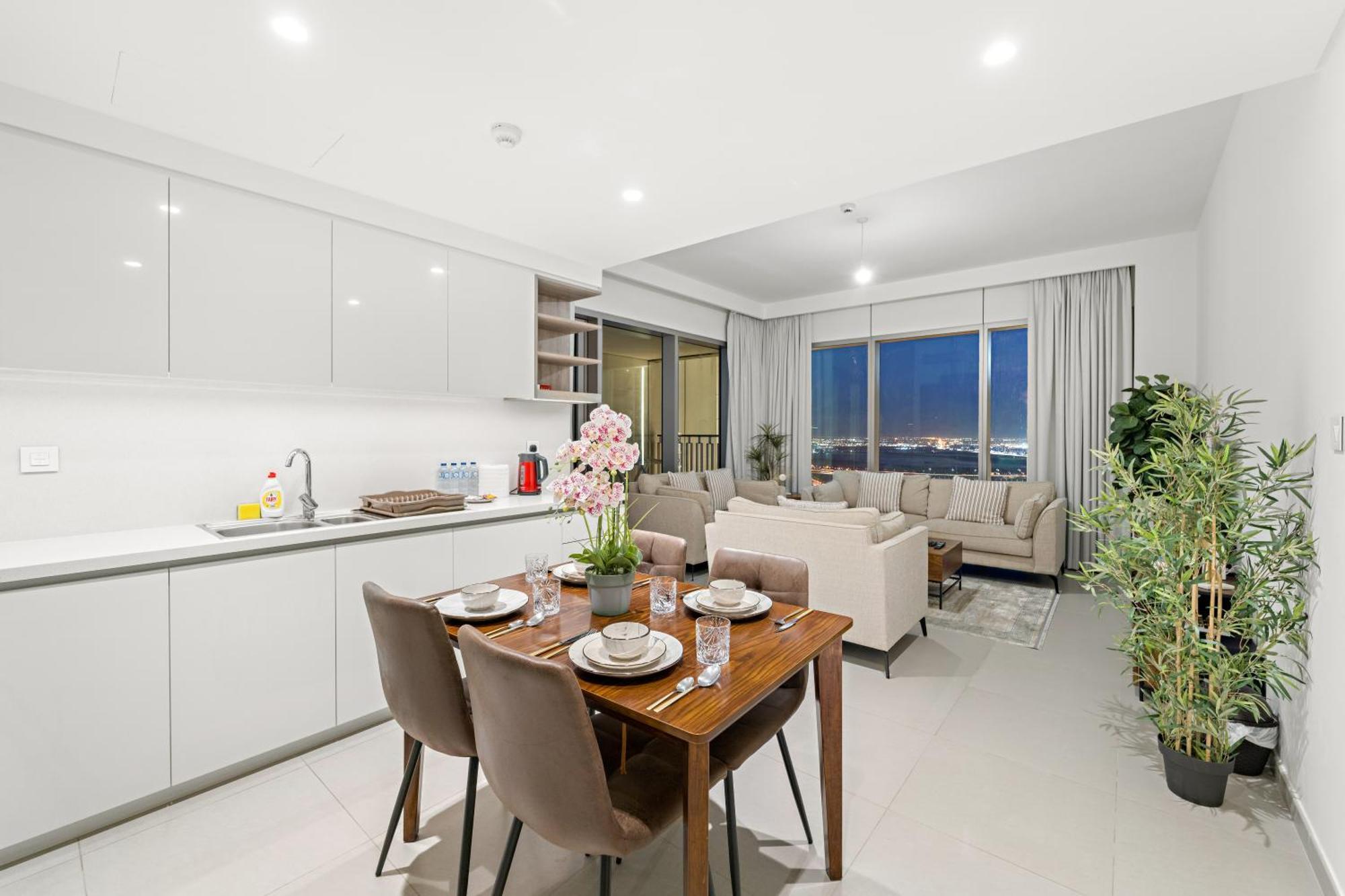 Elegant 2br In Downtown L Walk To Mall Apartment