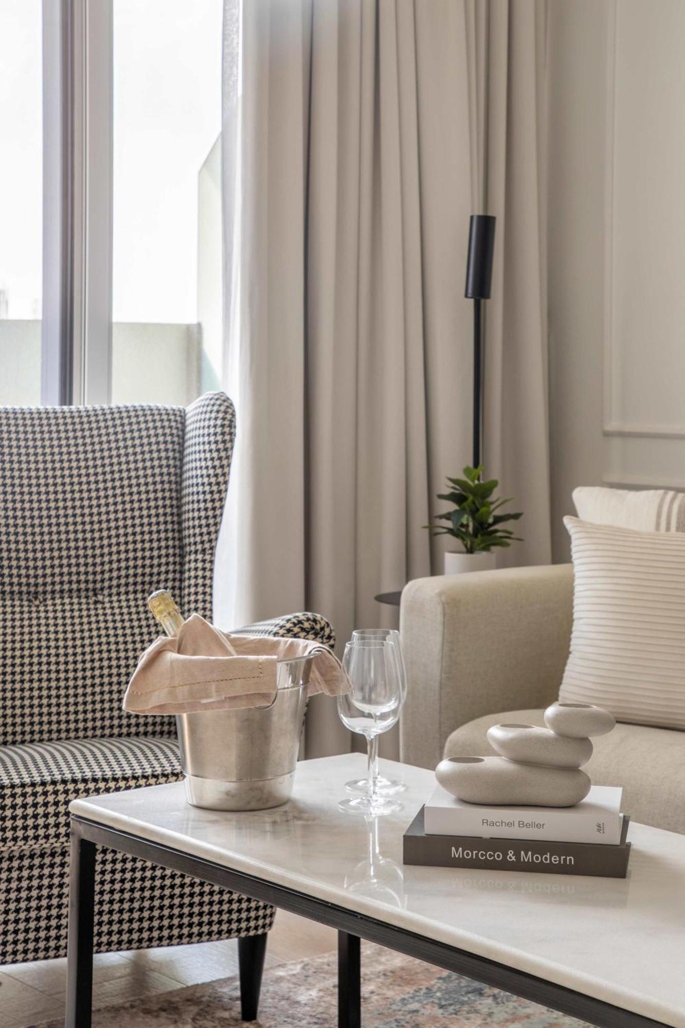 Frank Porter - Bloom Heights B Apartment