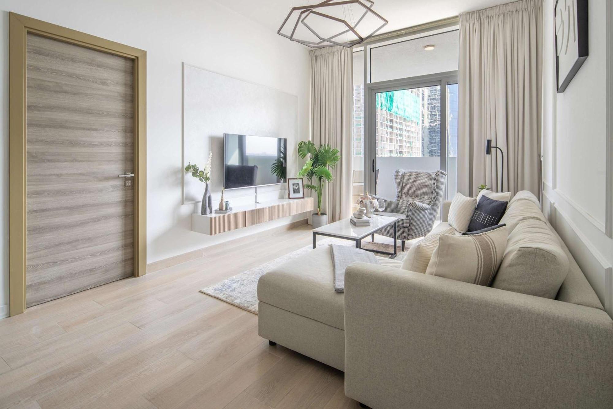 Frank Porter - Bloom Heights B Apartment *