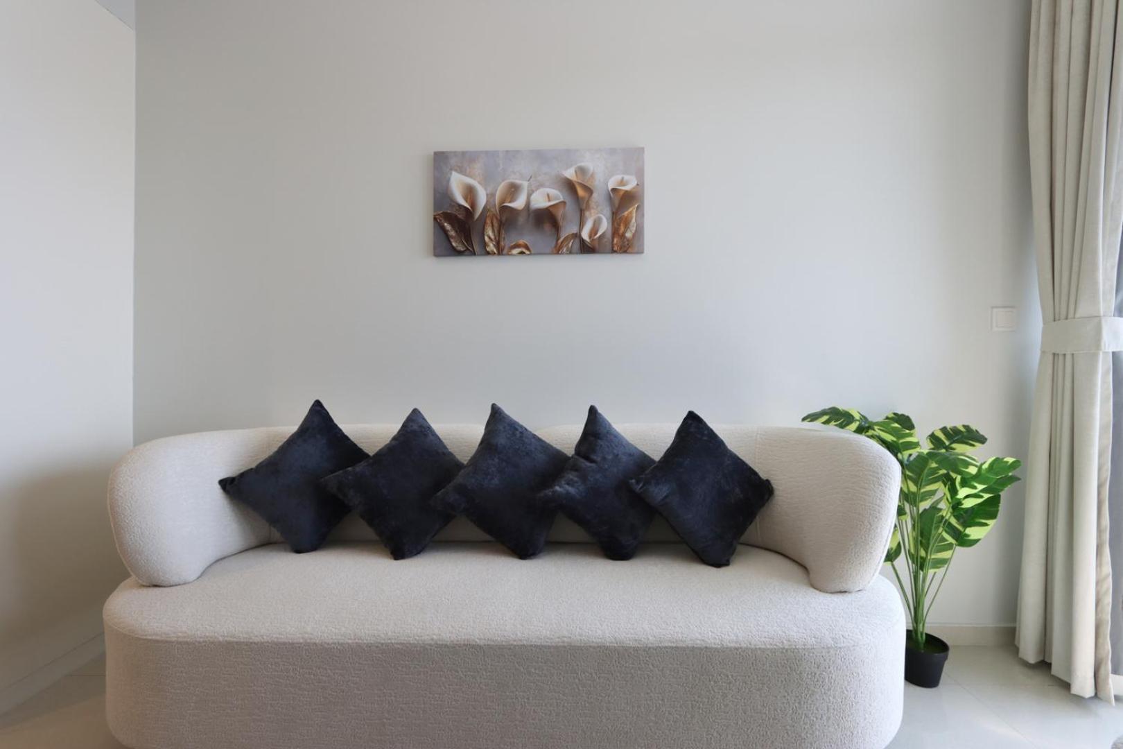 Livbnb-stylish 1b Retreat In The Heart Of