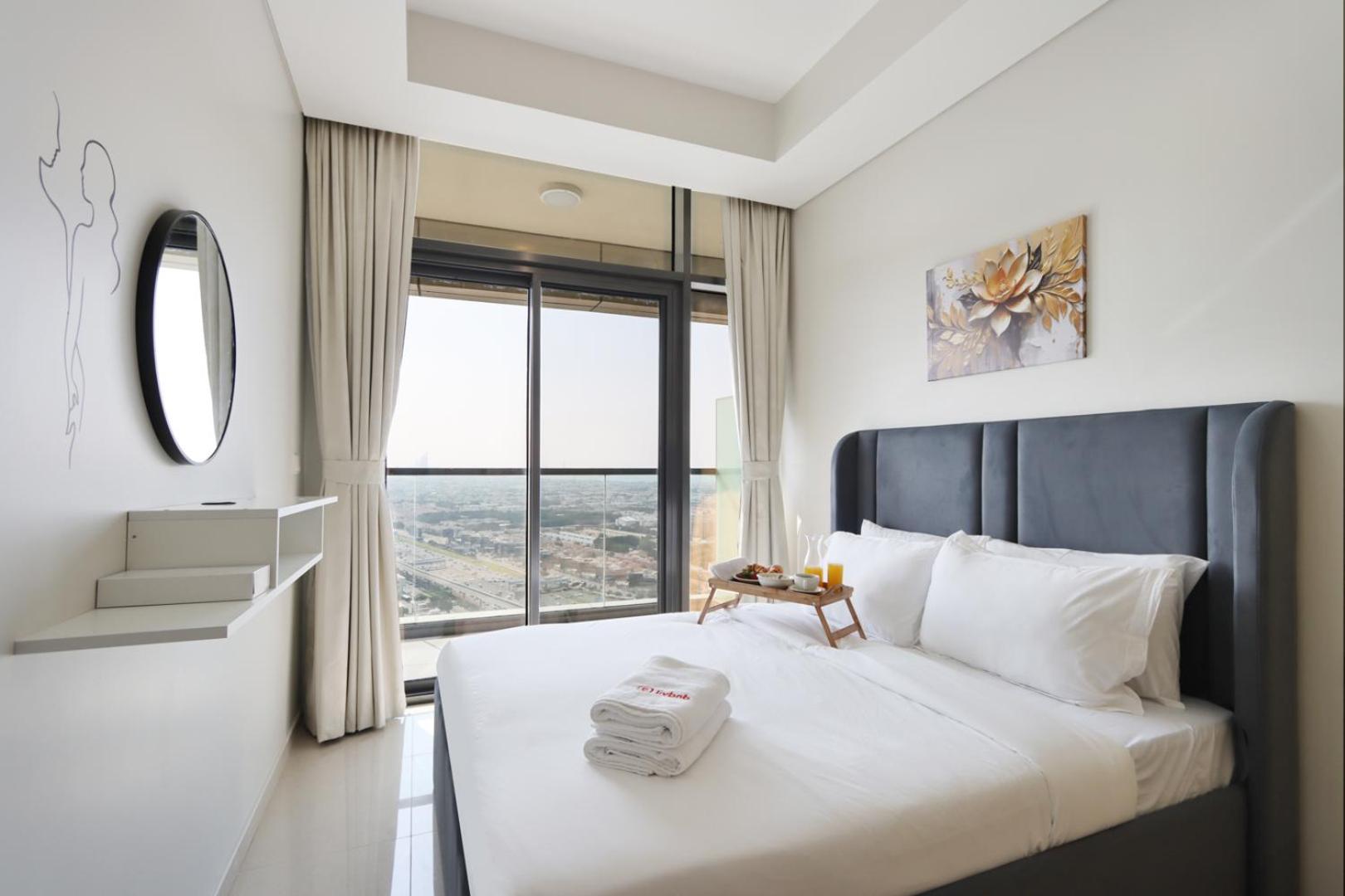 Livbnb-stylish 1b Retreat In The Heart Of Apartment *