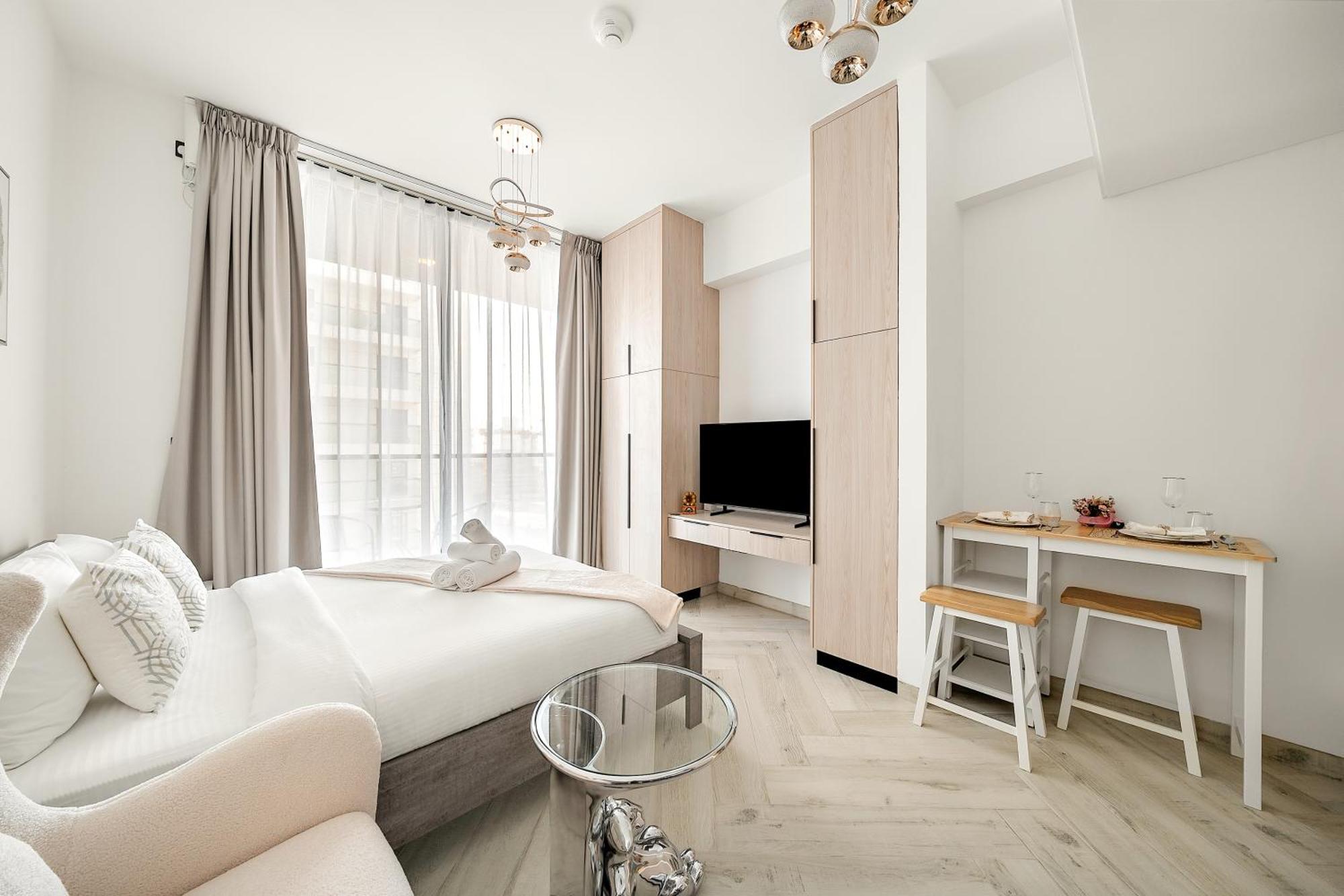 Cozy In Empire *
