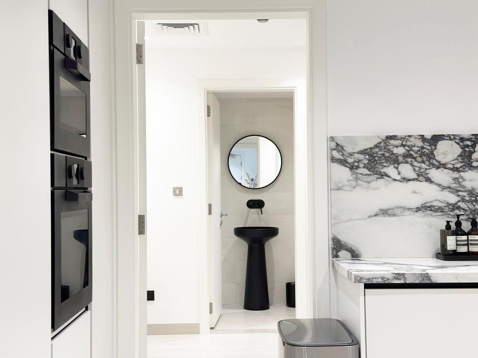 Luxury Two Bedroom On The Palm Apartment