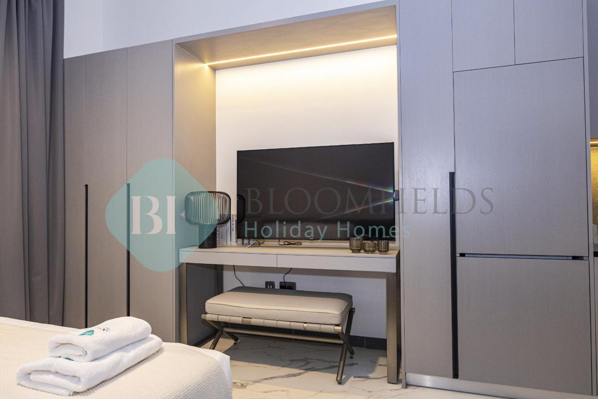 Apartment Bloomfields Modern Stu Mag Eye In Mbr Dubai