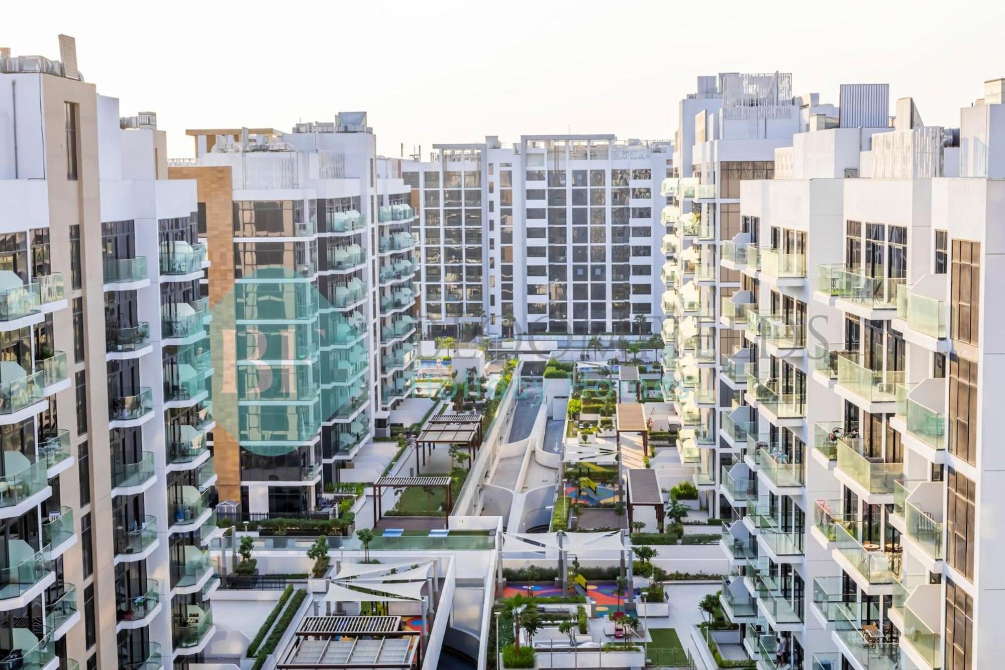 Bloomfields Modern Stu In Azizi Riviera