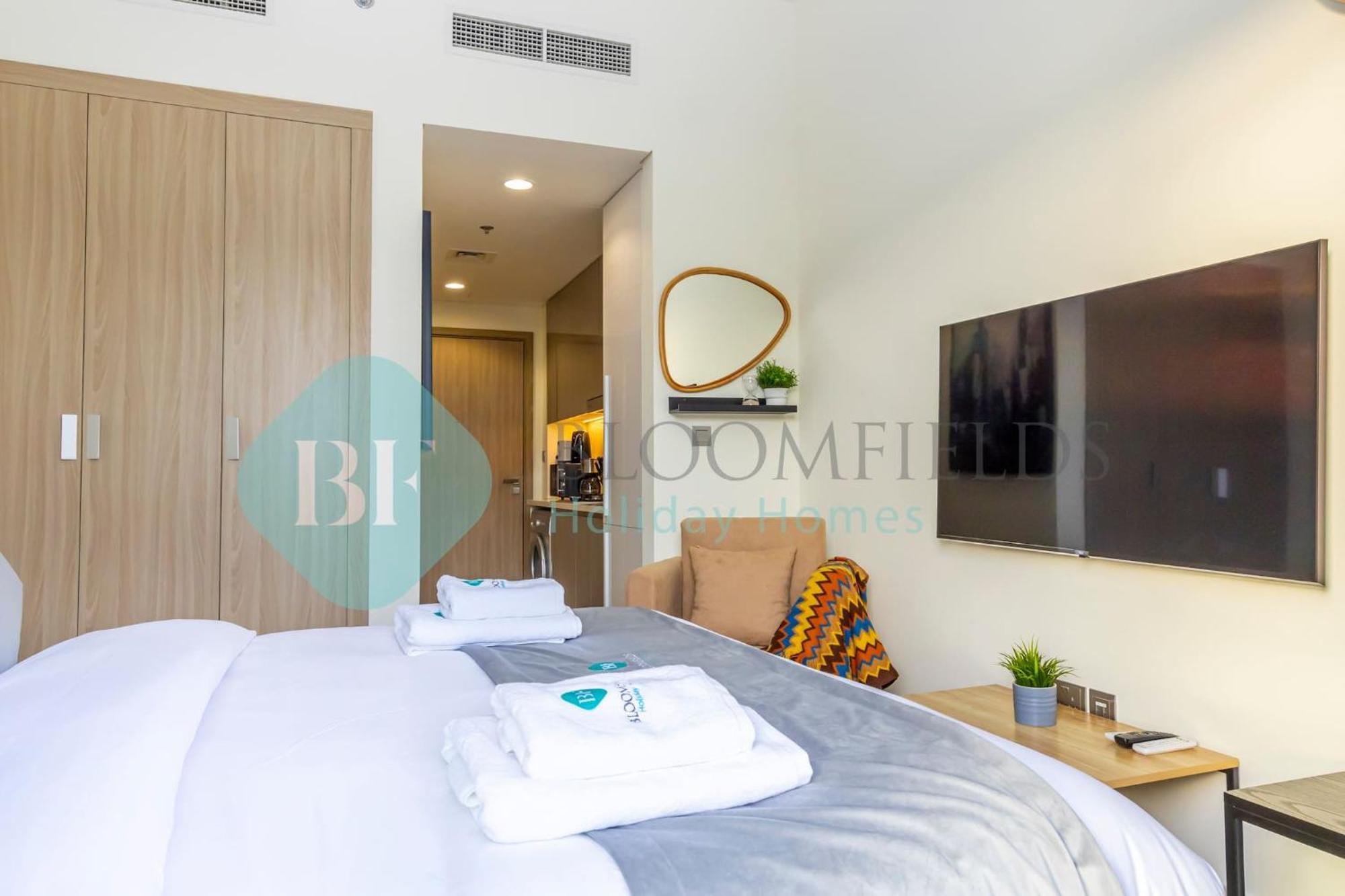 Apartment Bloomfields Stunning Stu In Azizi Riviera