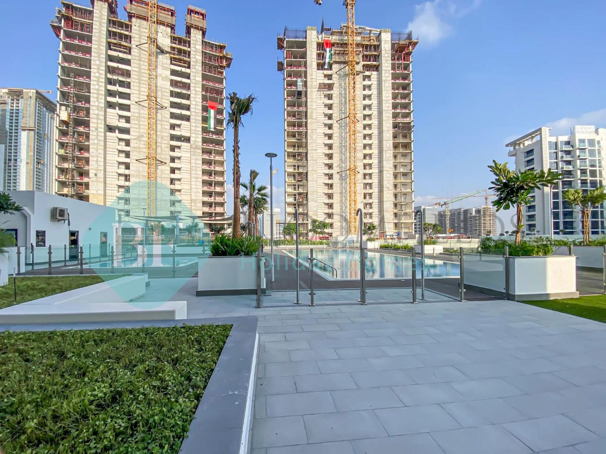 Bloomfields Modern Stu In Azizi Riviera *