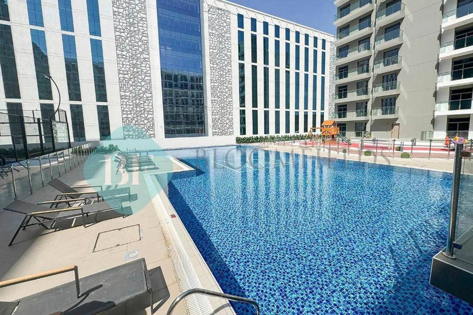 Bloomfields Cozy Stu Laya Heights Dubai