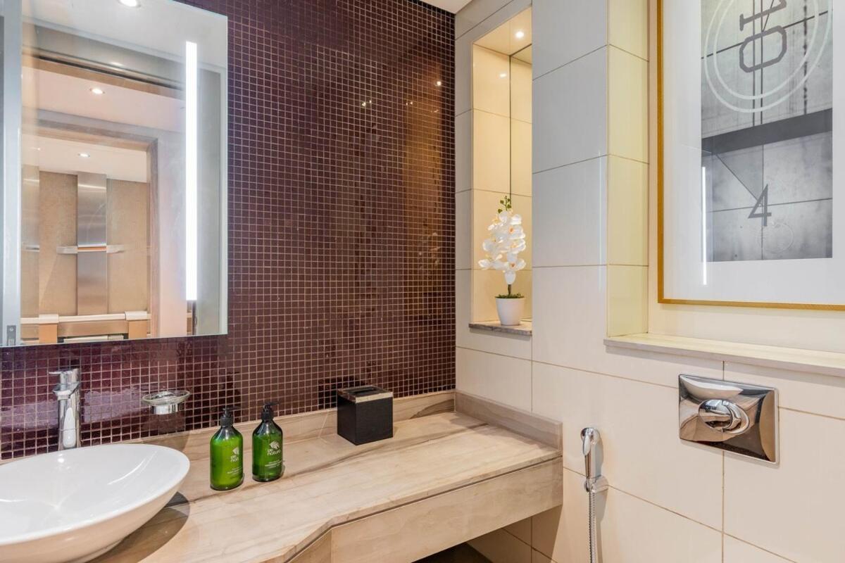 1 Bedroom With Burj Khalifa & View From 54th Floor Skyscraper
