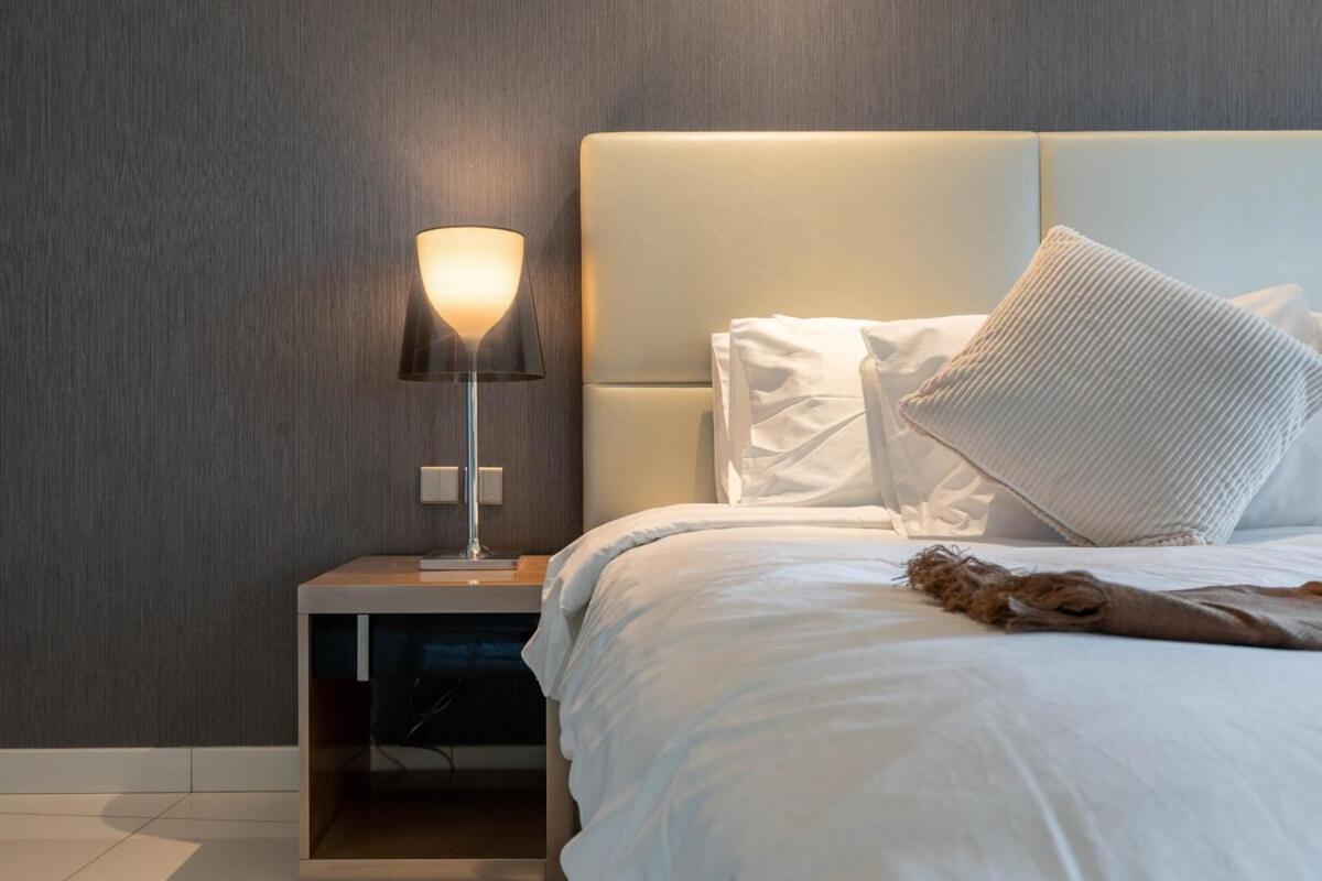 Apartment 1 Bedroom With Burj Khalifa & View From 54th Floor Skyscraper Dubai