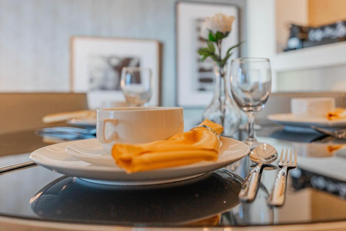 1 Bedroom With Burj Khalifa & View From 54th Floor Skyscraper *