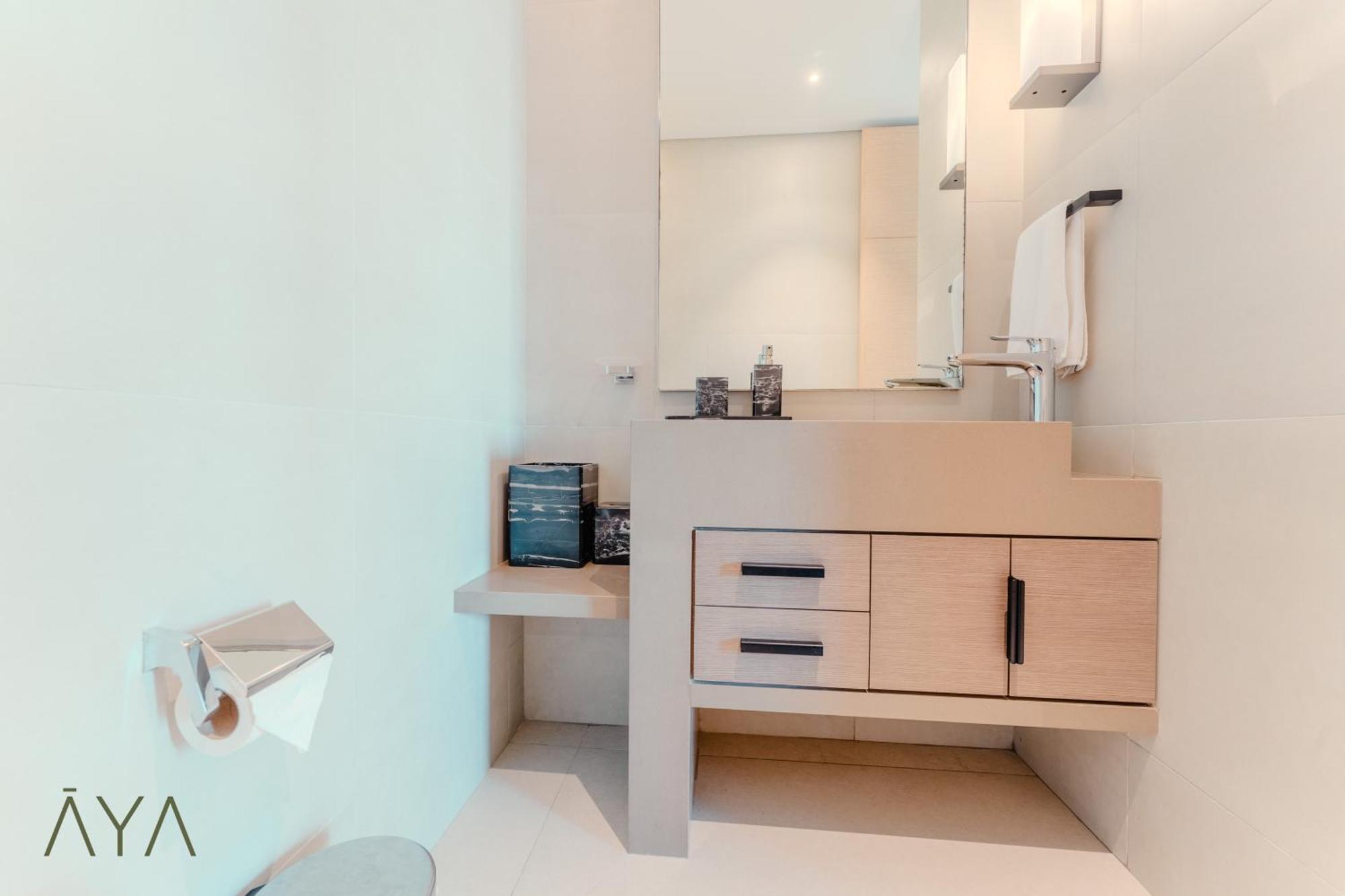 Luxury Beachfront 1br Jumeirah Gate Tower 1 Apartment Dubai