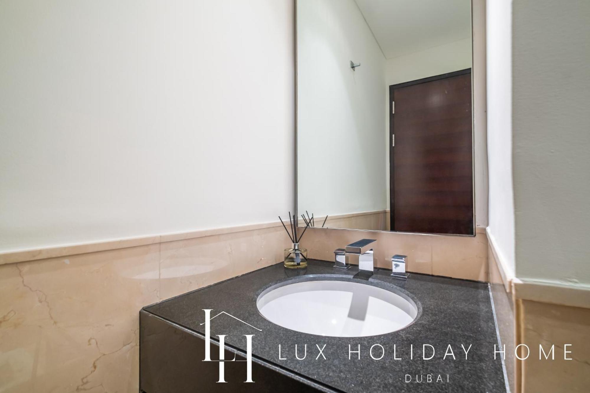 Apartment Lux The Jw Marina 3 *