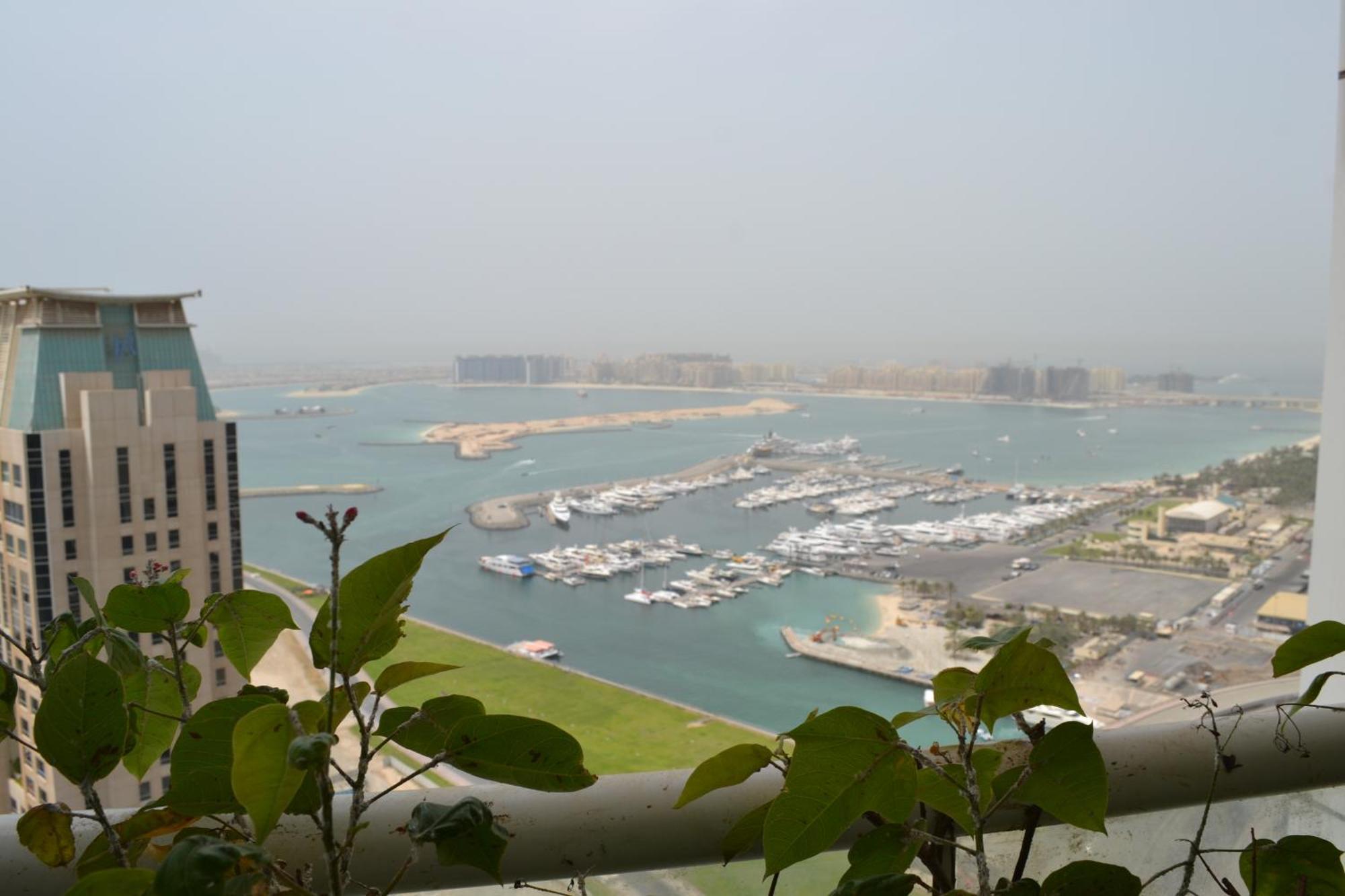 New Renovated Modern 1 Bedroom Marina *