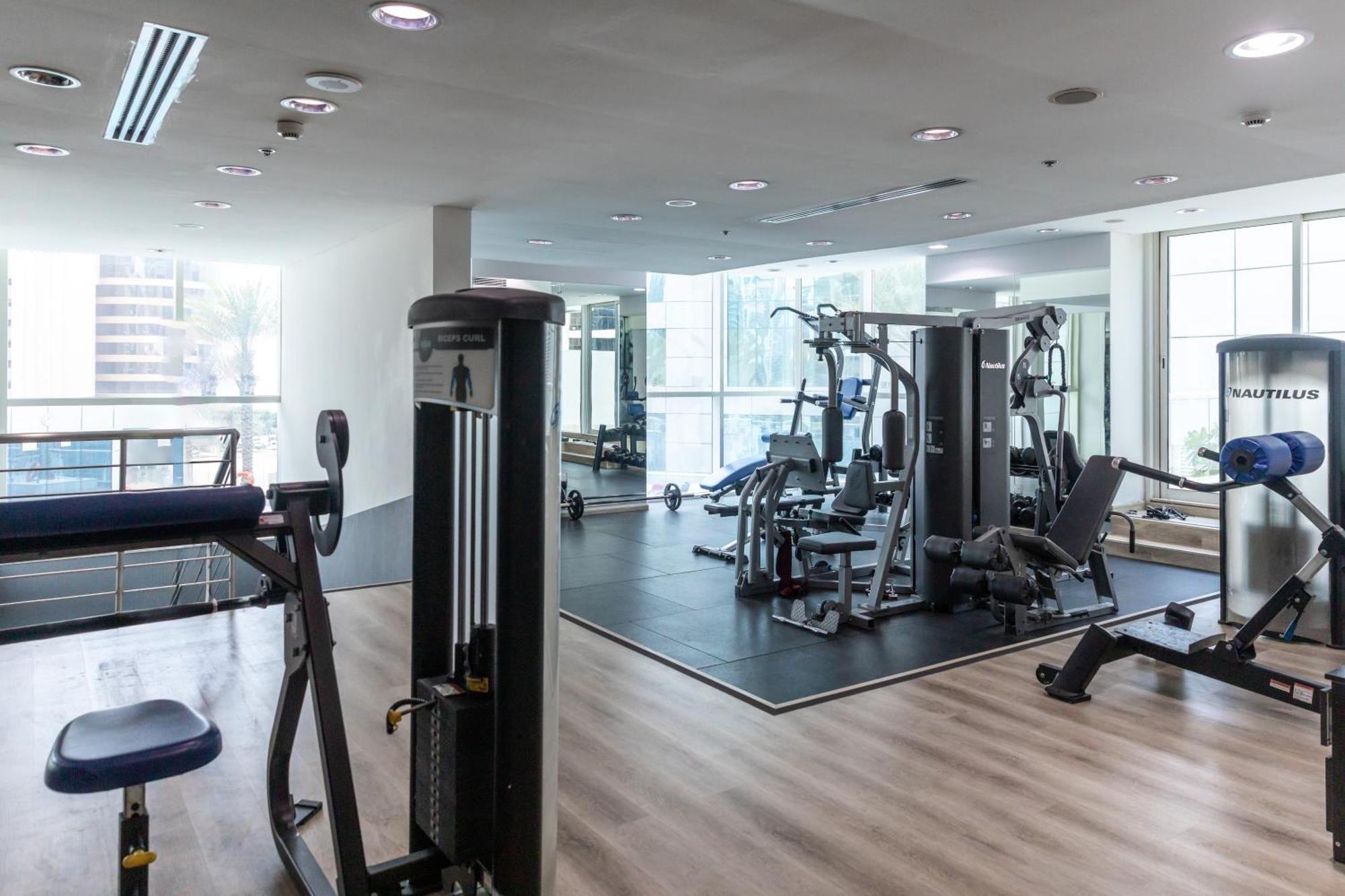 New Renovated Modern 1 Bedroom Marina * Dubai