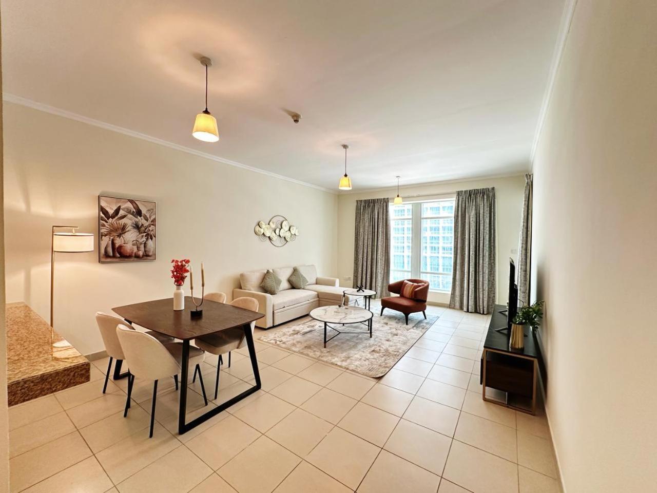 Apartment Step Into Sophistication - Stylish 1-br In Downtown By Petals Homes