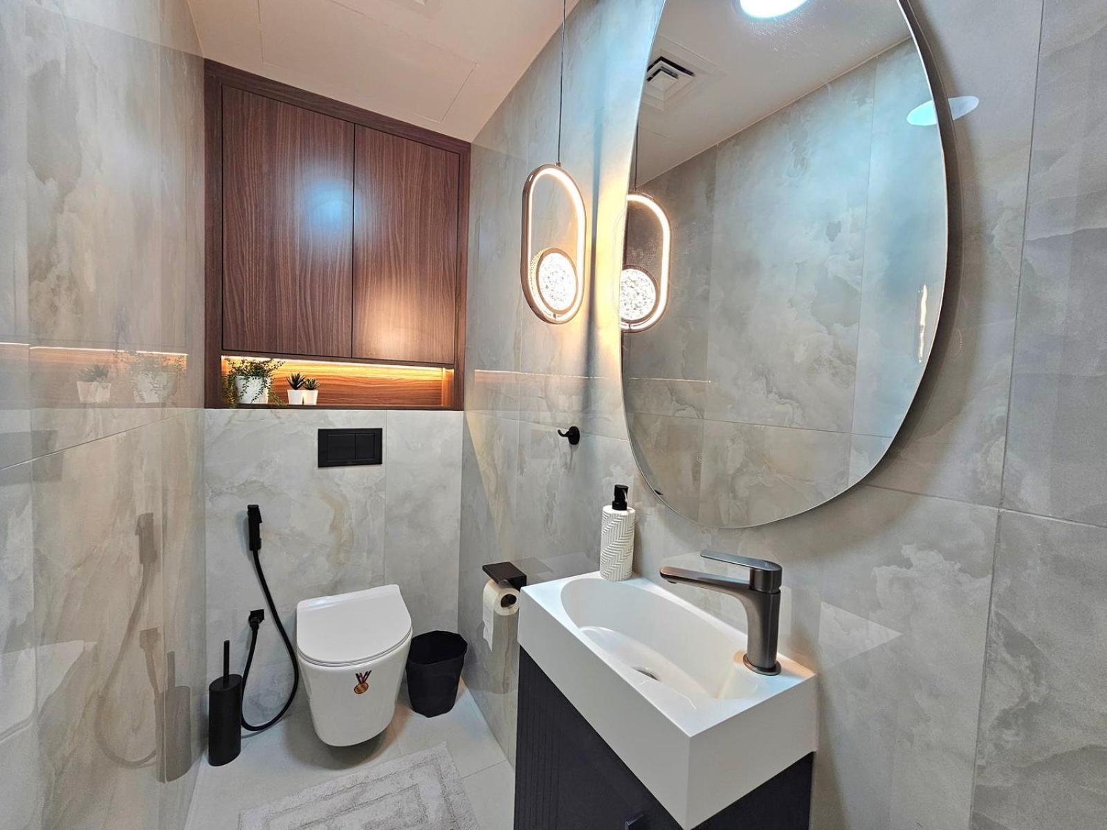 New Renovated Modern 1 Bedroom Marina Apartment Dubai