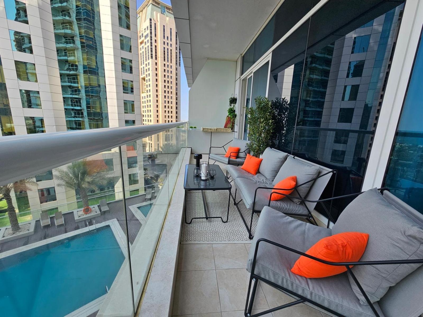 New Renovated Modern 1 Bedroom Marina * Dubai