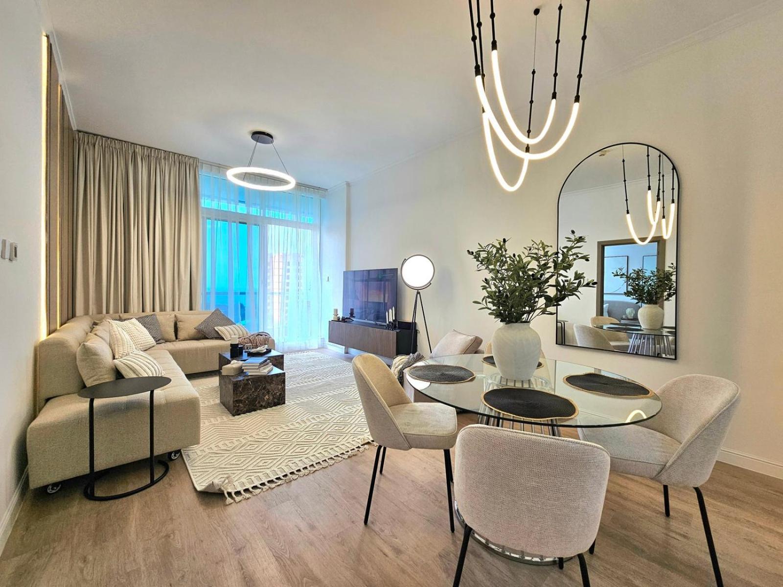 Apartment New Renovated Modern 1 Bedroom Marina Dubai