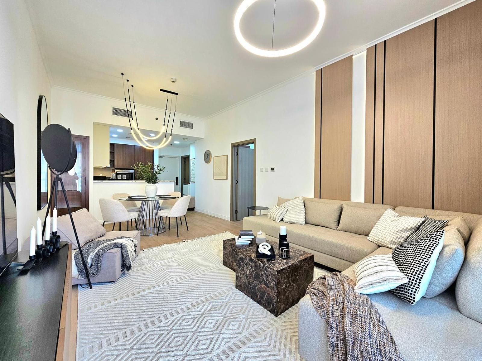 New Renovated Modern 1 Bedroom Marina * Dubai