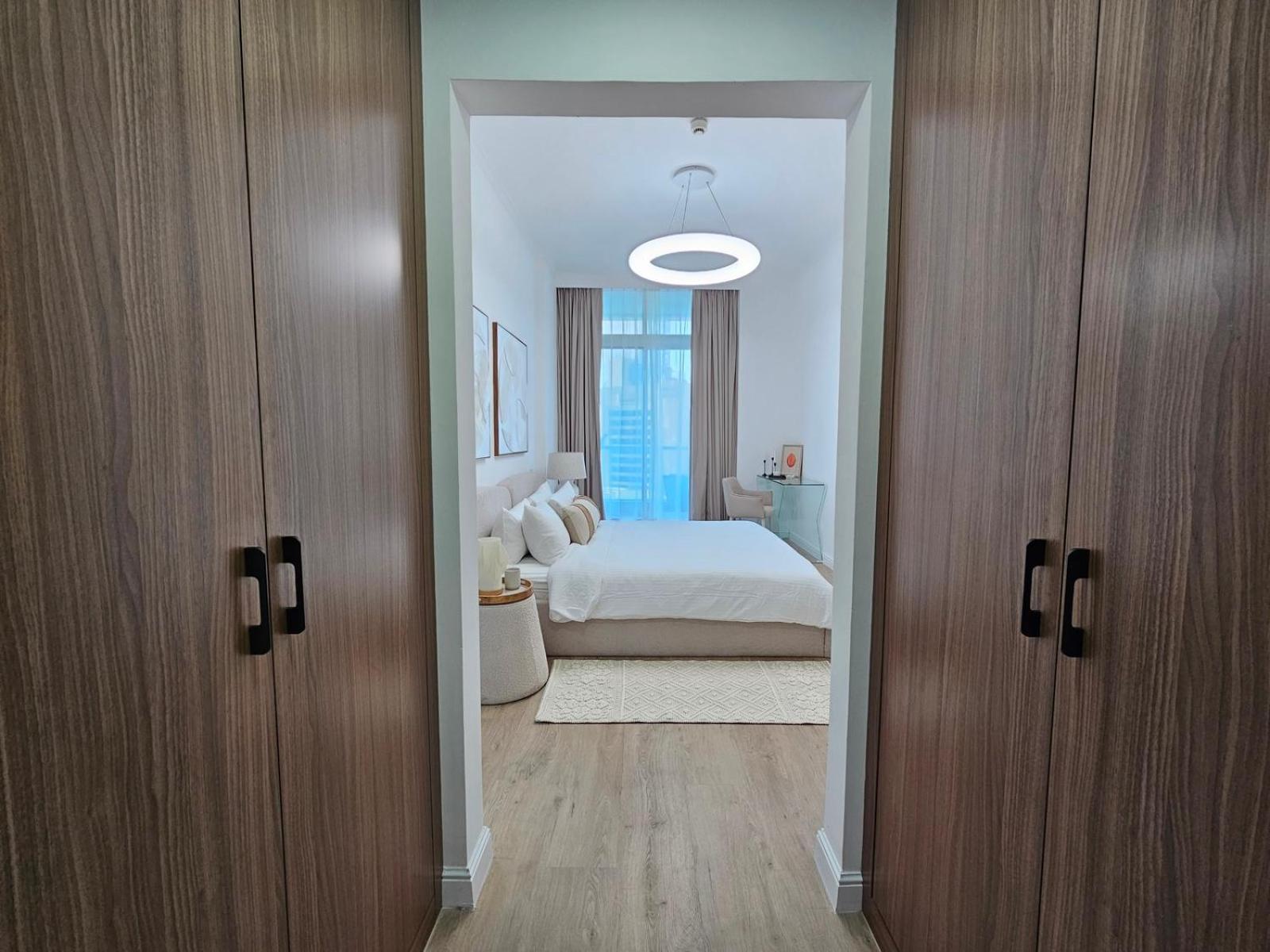 New Renovated Modern 1 Bedroom Marina Dubai