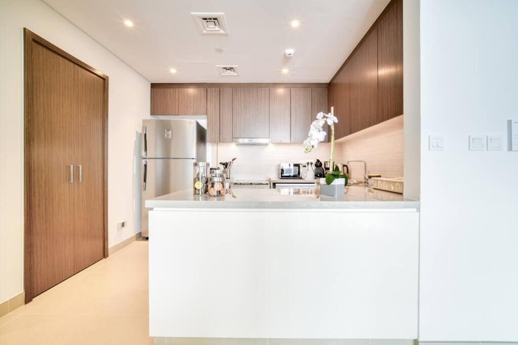 Luxury 2 Bed With Bluewater Views & Infinity Pool Apartment