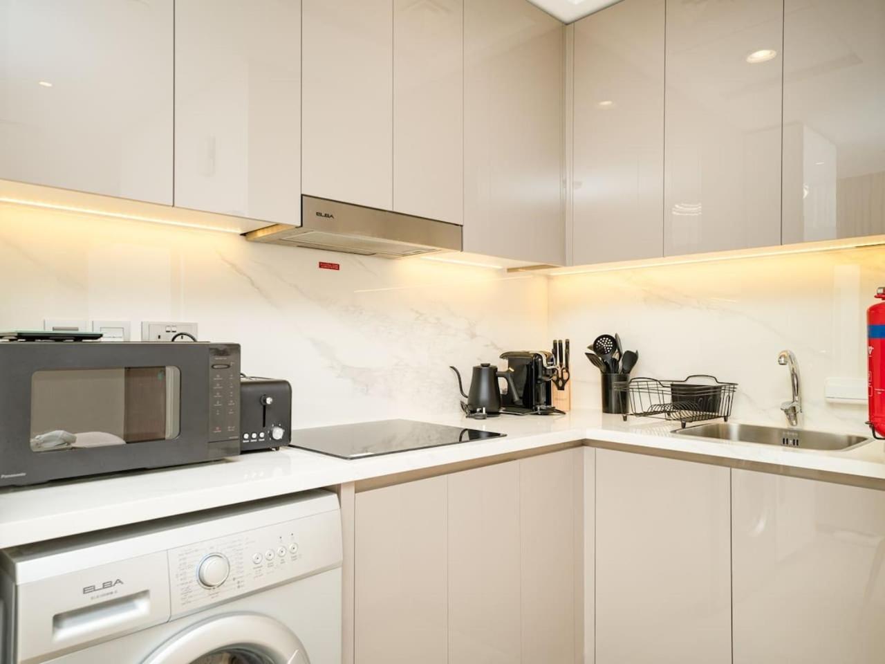 Serene 1-bedroom Retreat In Azizi Riviera With Calming Tones Apartment *