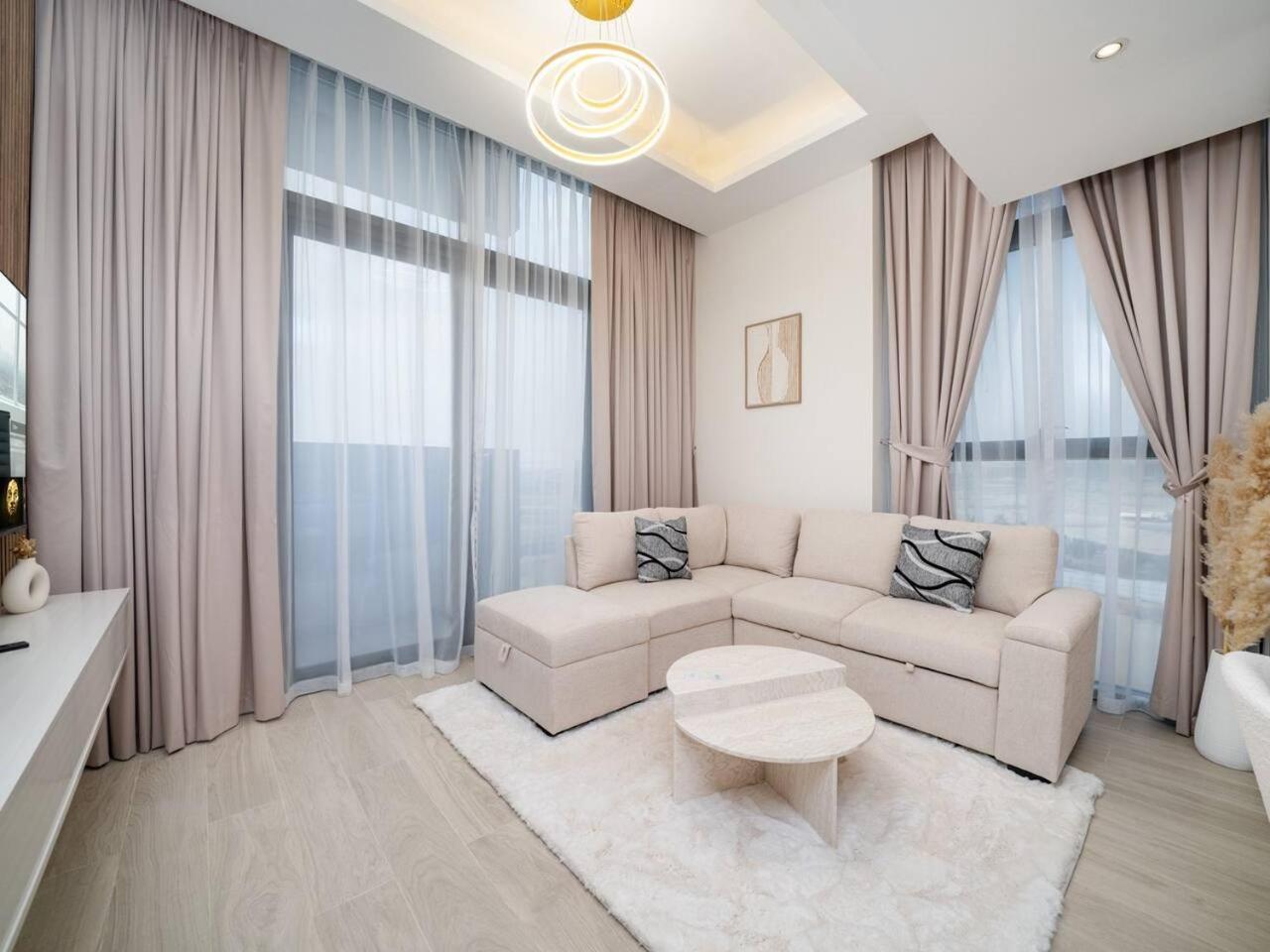 Serene 1-bedroom Retreat In Azizi Riviera With Calming Tones Apartment