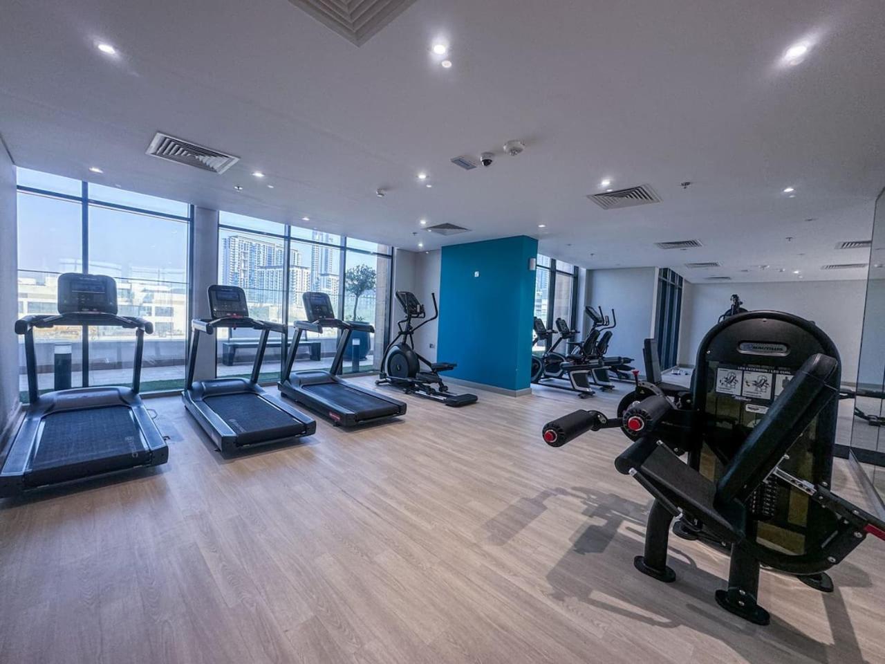 Apartment Serene 1-bedroom Retreat In Azizi Riviera With Calming Tones