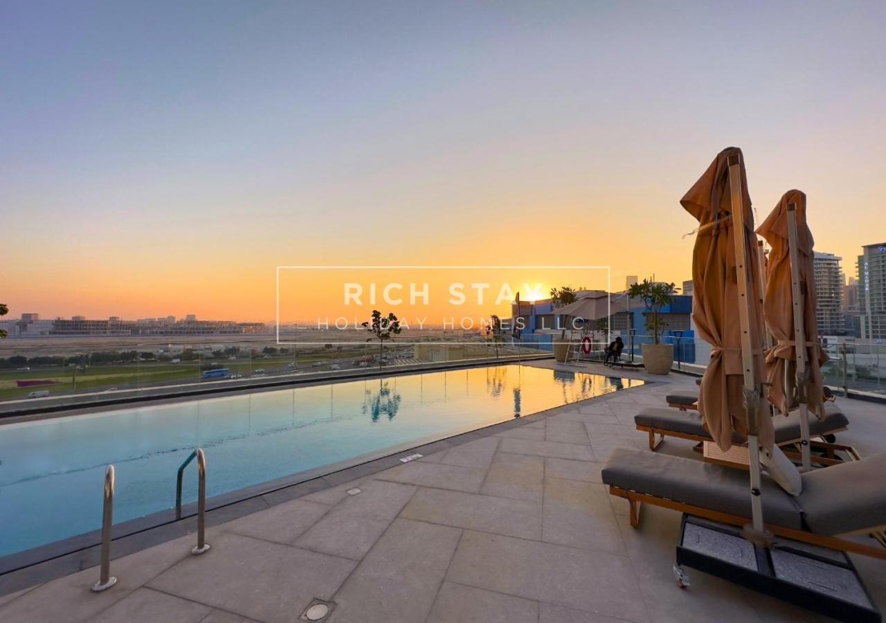 Sleek 2br In Nobles, Business Bay *