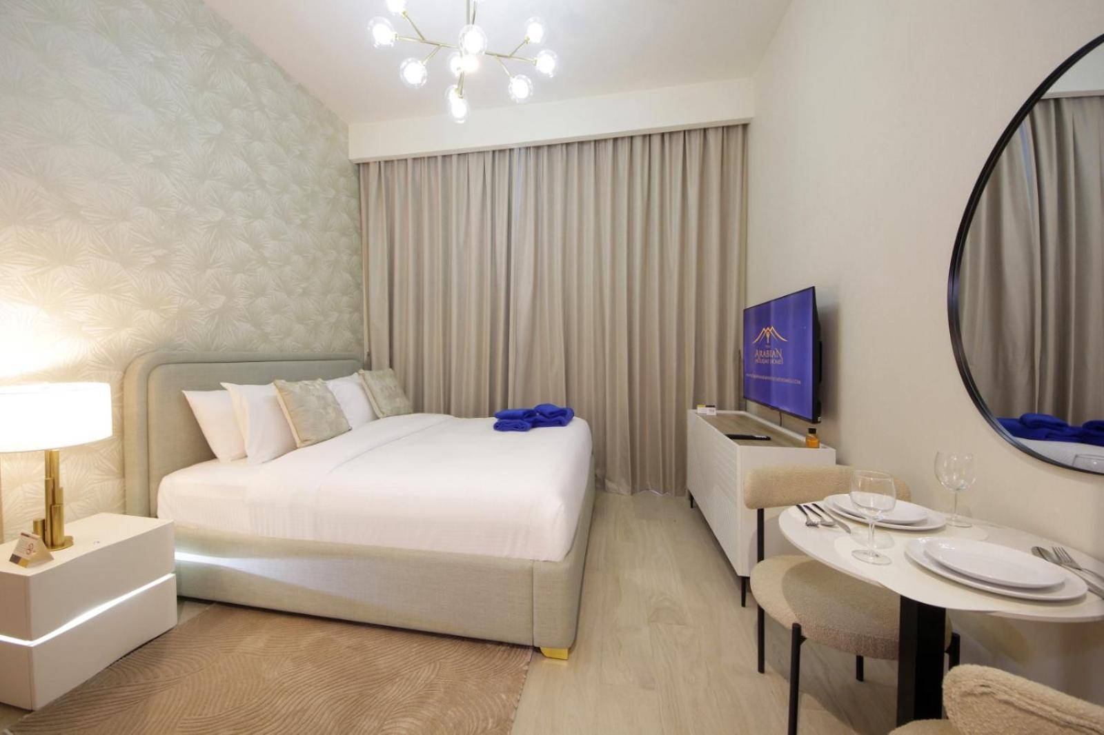 Apartment Newarabian Azizi Riviera