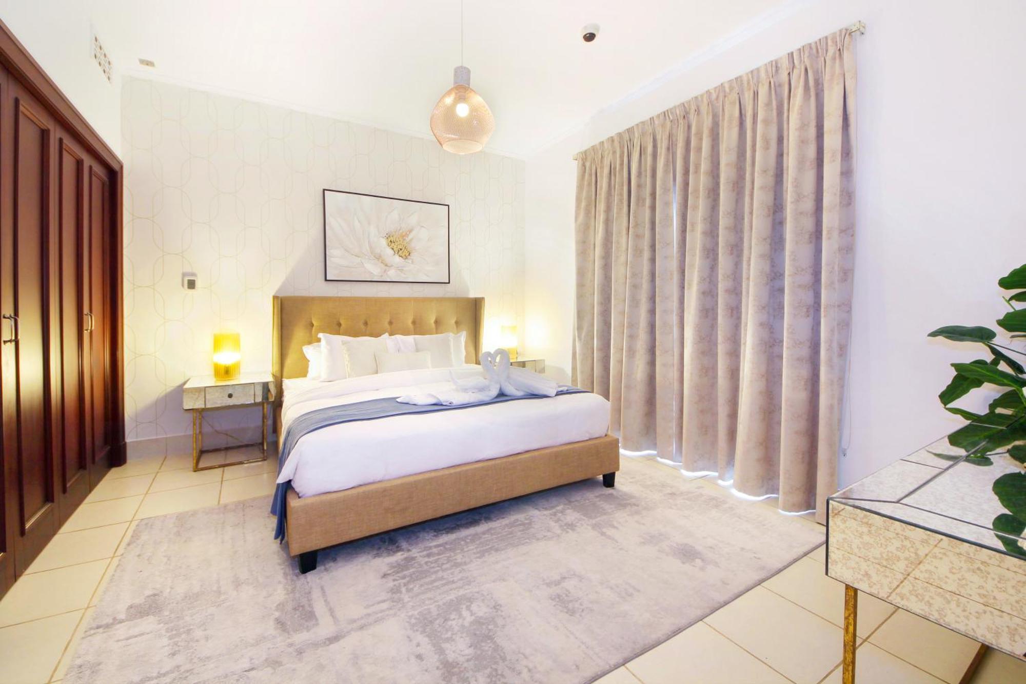 Elegant 2br In Yansoon 3 With Burj Khalifa Views Dubai