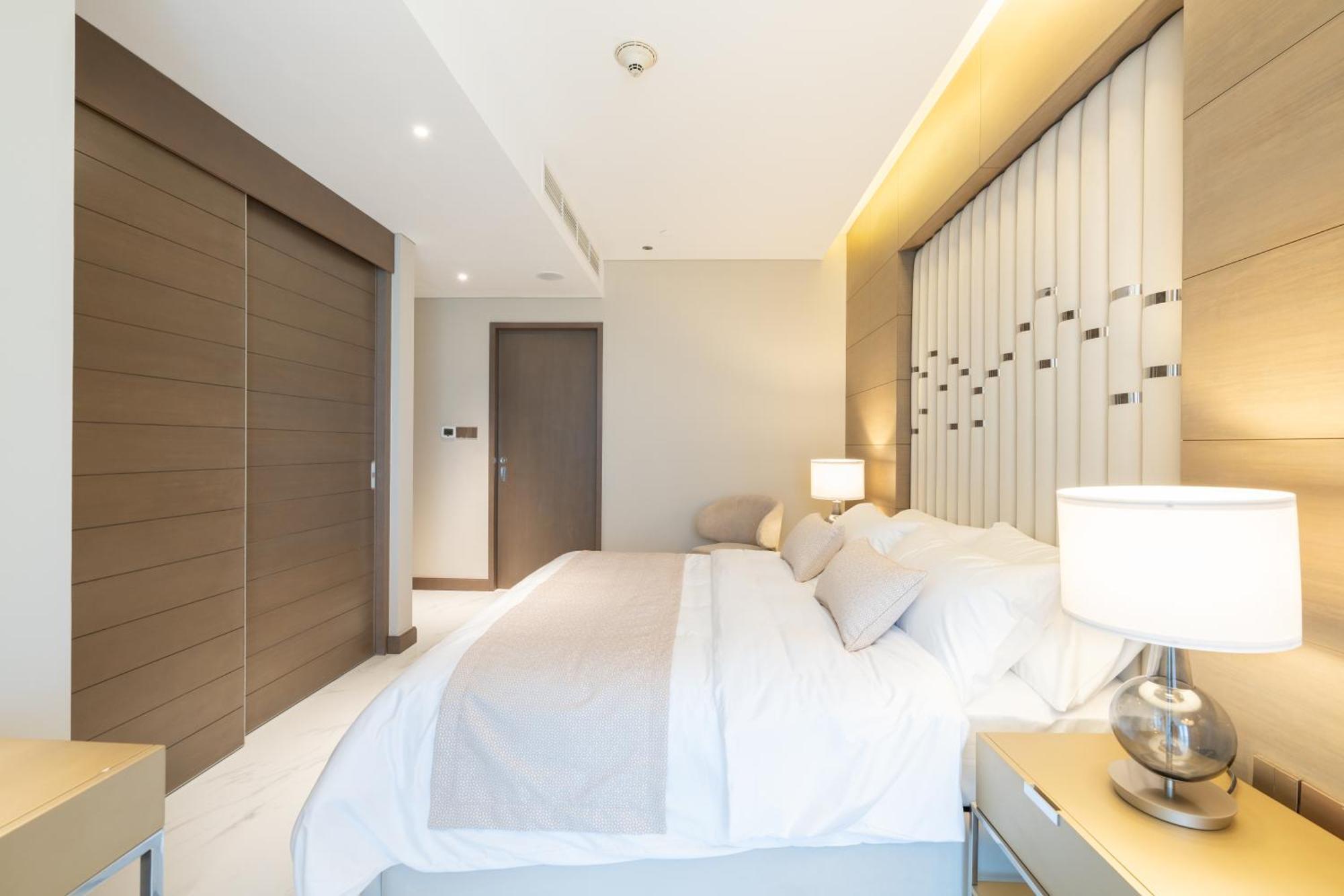 Holistay Luxury Collection Mall 1-br Downtown