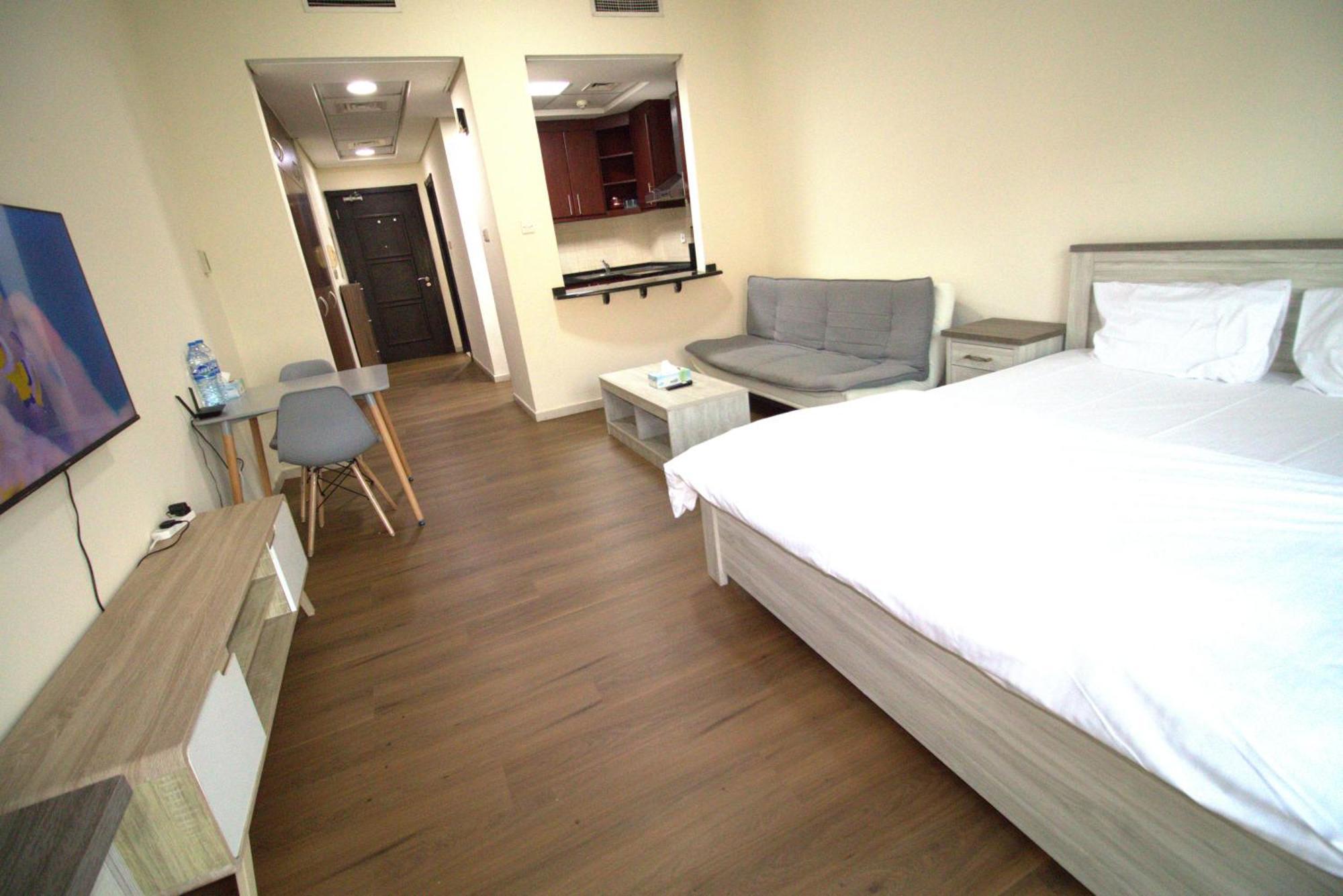 Druvya Homes, Bld Dg059, Street No,4 Discovery Gardens, Close To The Gardens Metro 3 Minutes Walkable Apartment Dubai