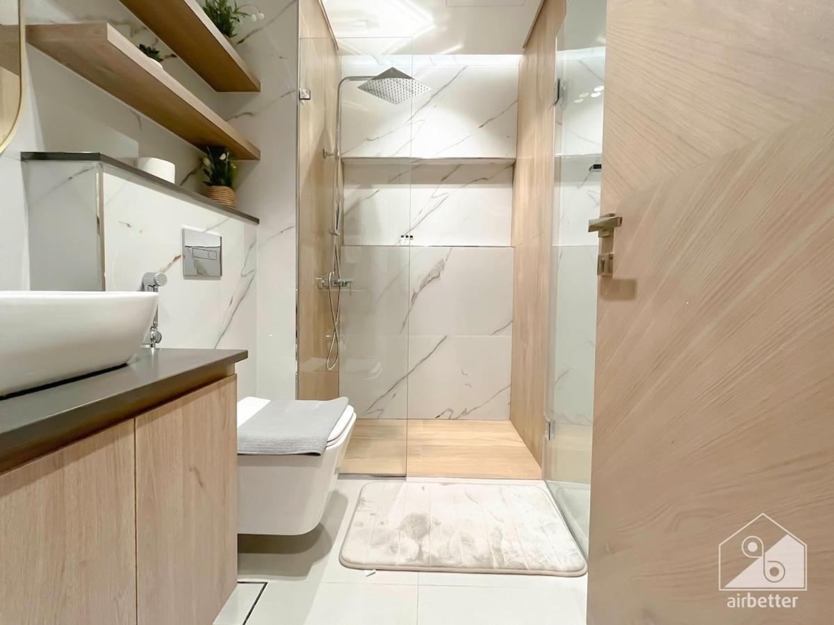Apartment Rokane G25 Modern Comfort With Views