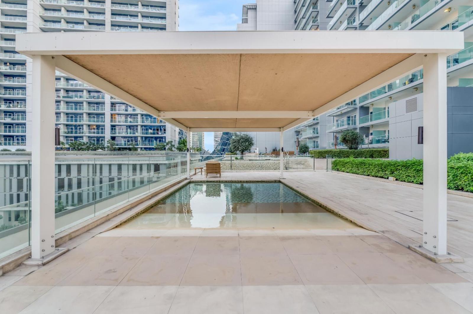 Lux 5 Min Away From Burj Khalifa & Mall Apartment