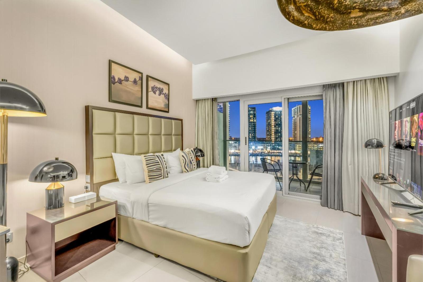 Lux 5 Min Away From Burj Khalifa & Mall