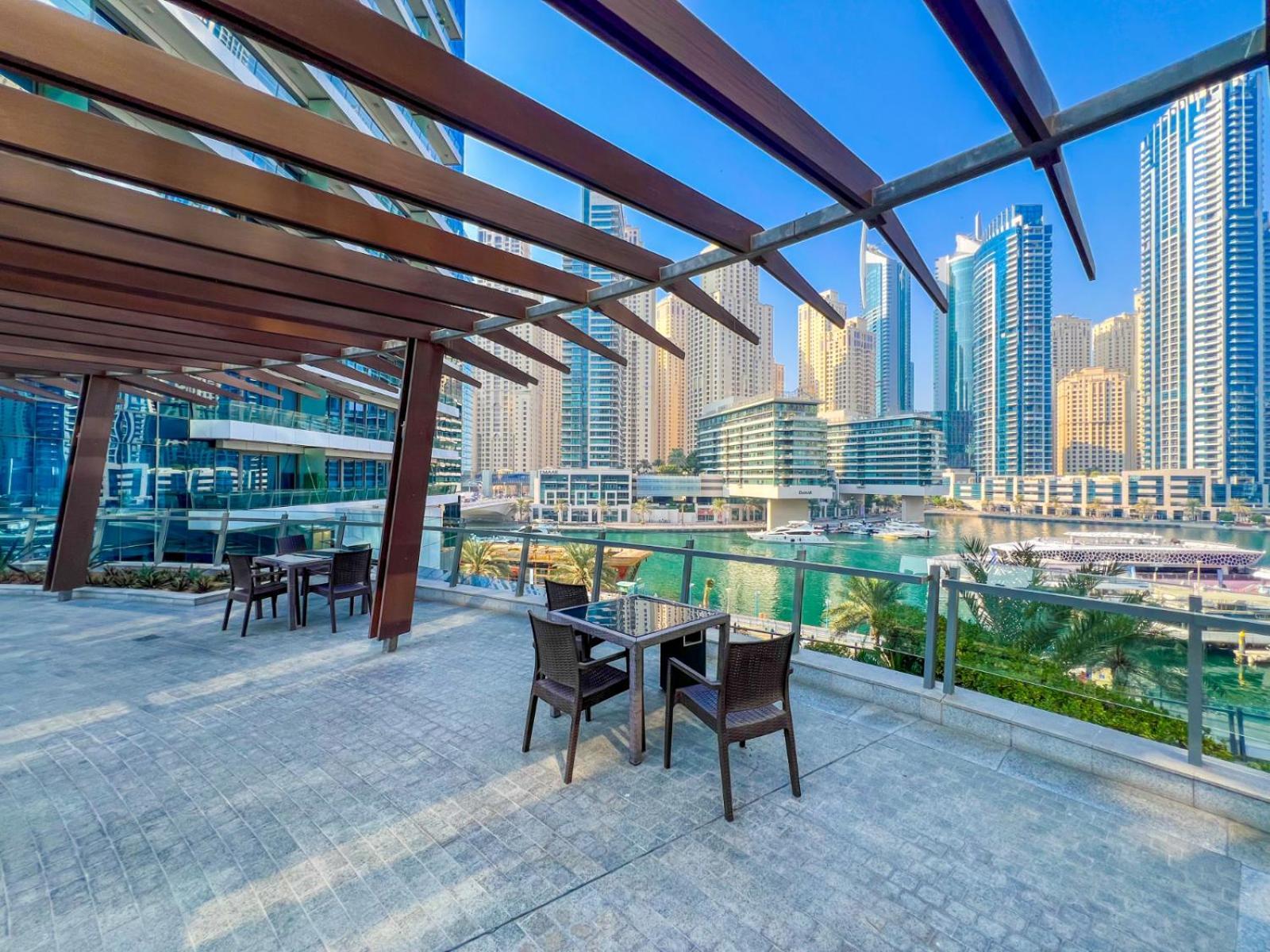 Marina Elegant 1 Bedroom On The Canal Apartment Dubai