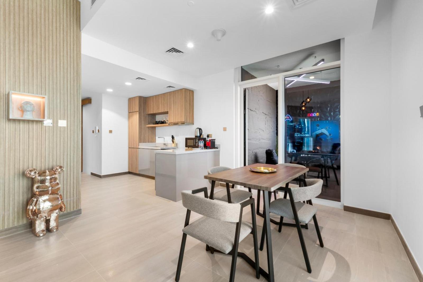Exceptional 1br 5 Mins Burj Khalifa With Gaming Apartment Dubai