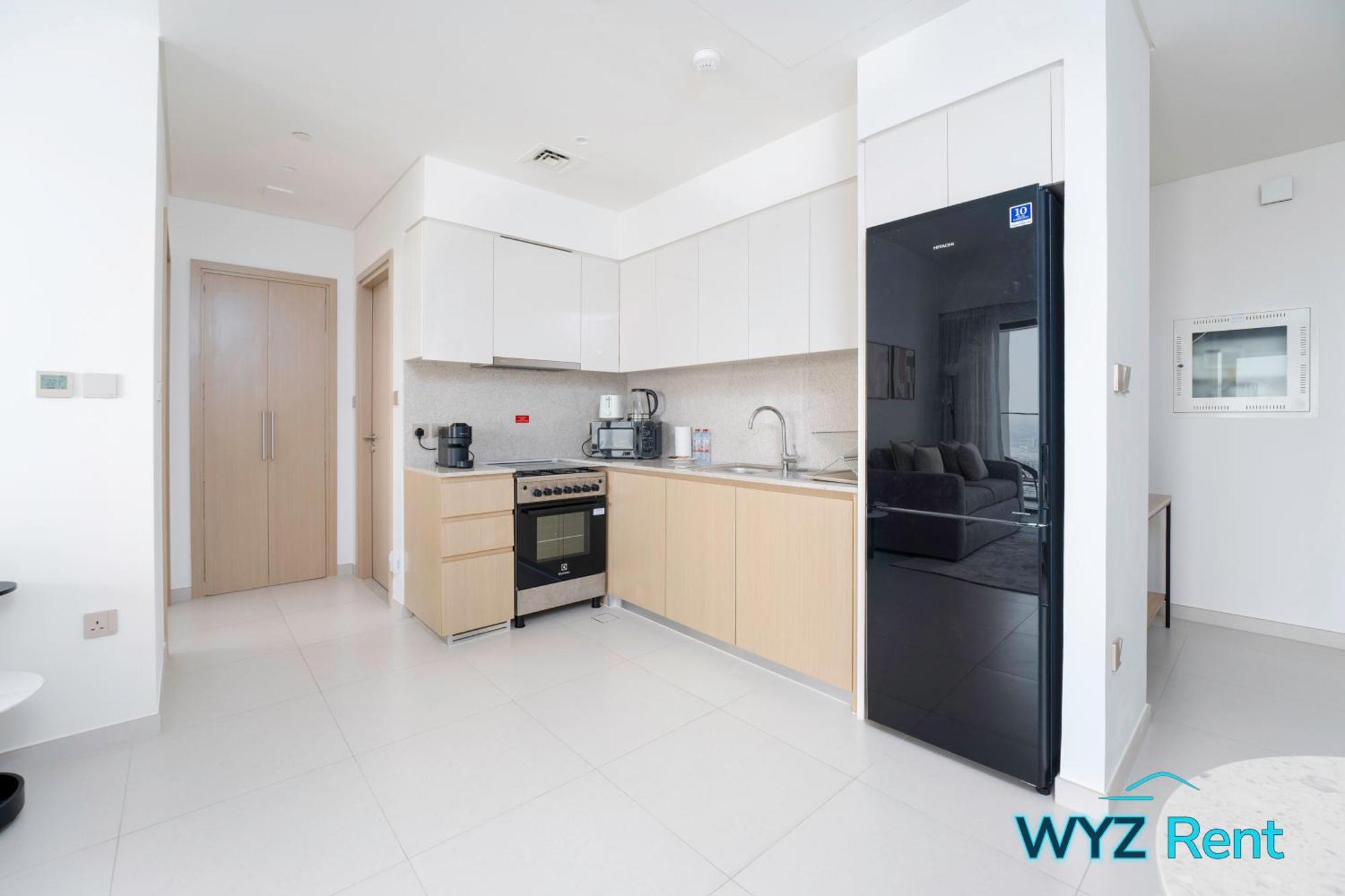 Sleek 1 Bedroom In Burj Royale With Canal View Apartment