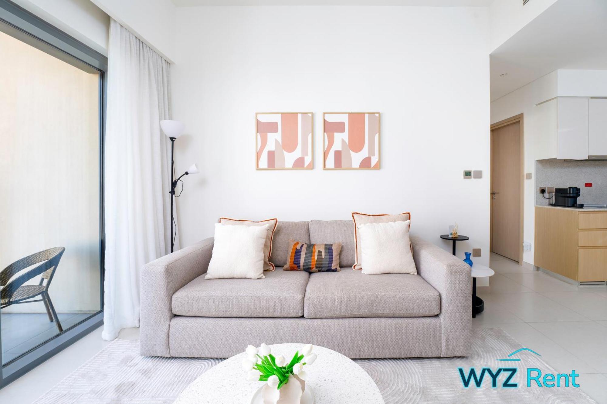 Sleek 1 Bedroom In Burj Royale With Canal View *