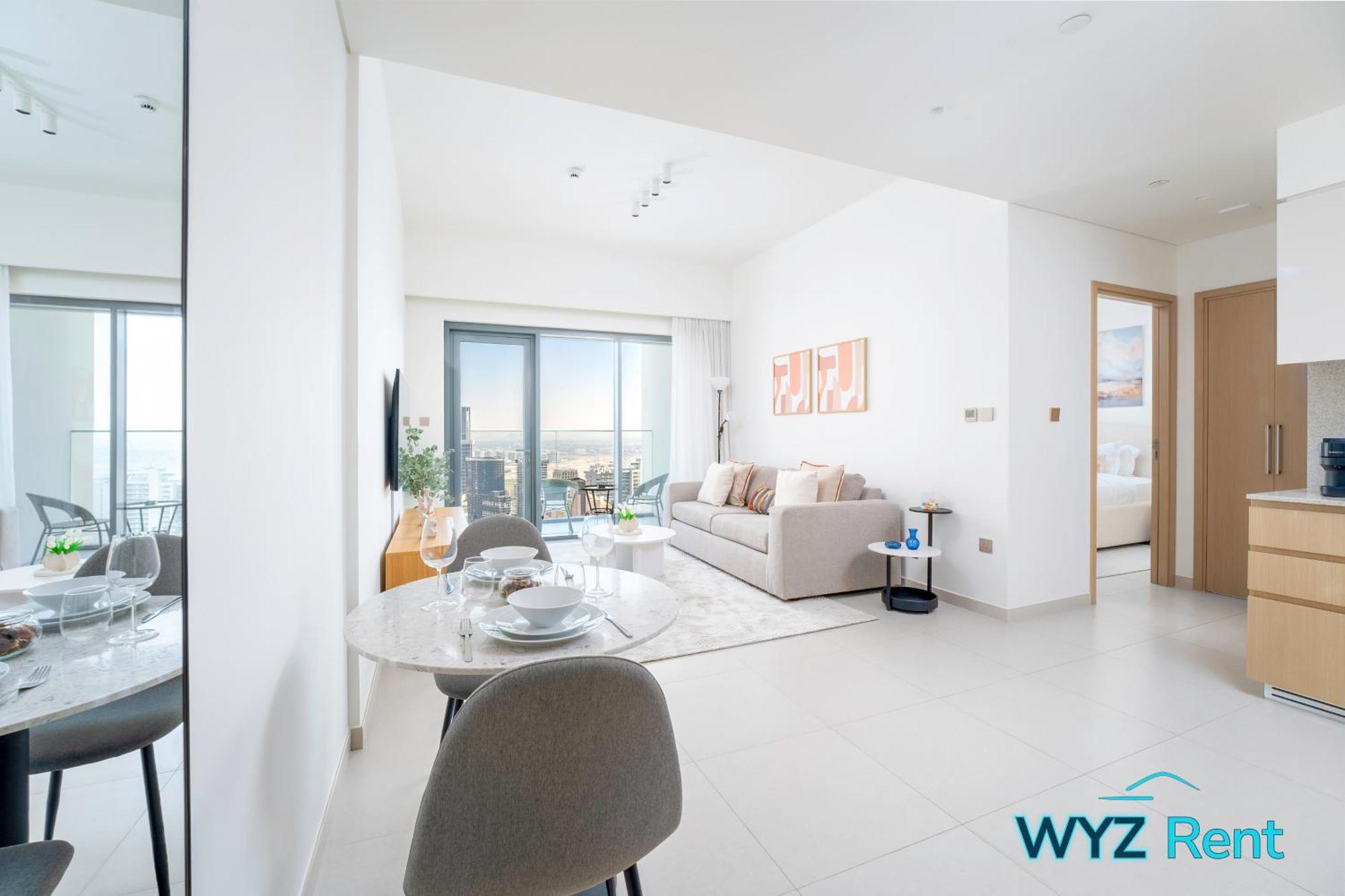 Sleek 1 Bedroom In Burj Royale With Canal View Dubai