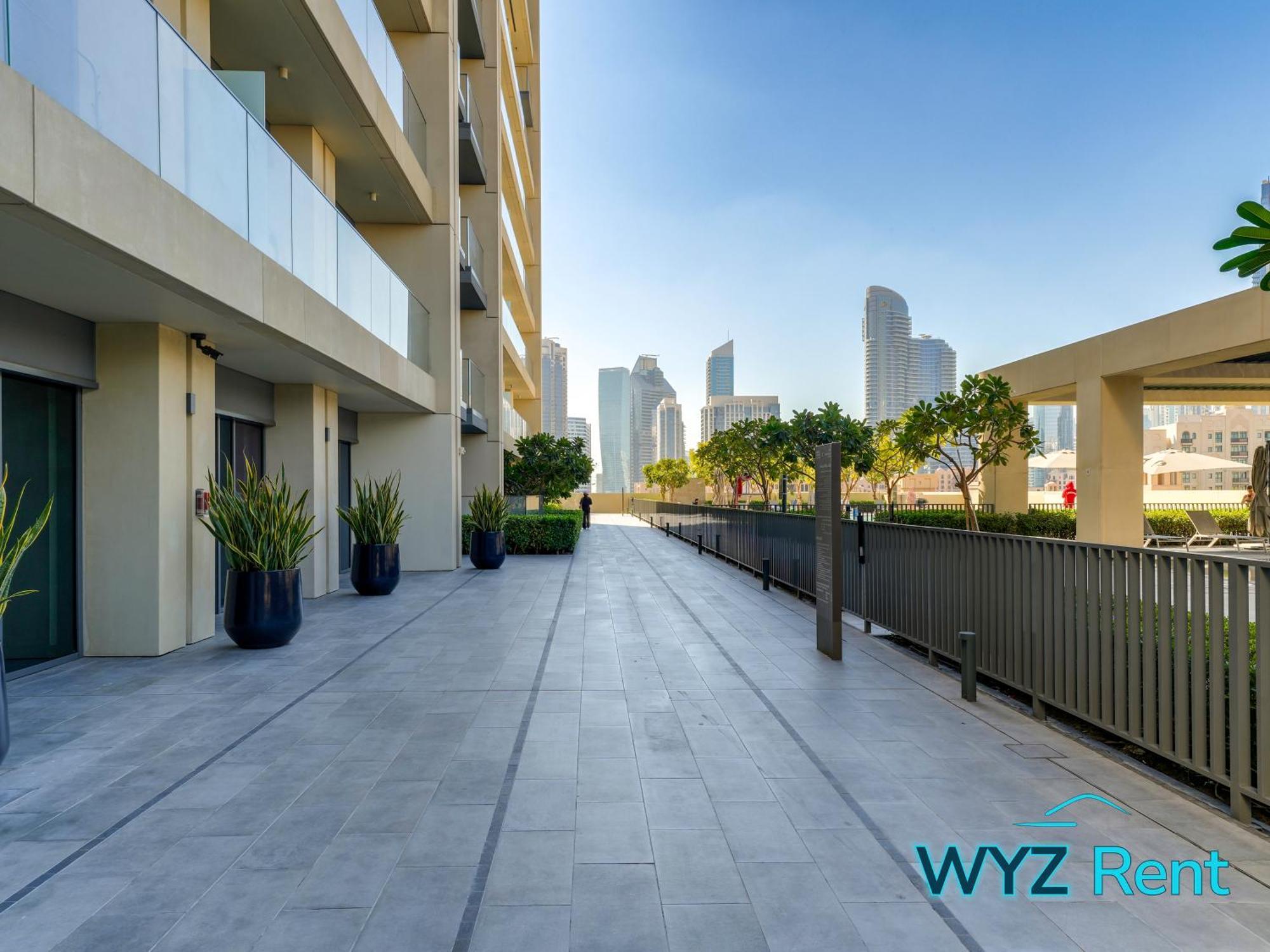 Sleek 1 Bedroom In Burj Royale With Canal View *