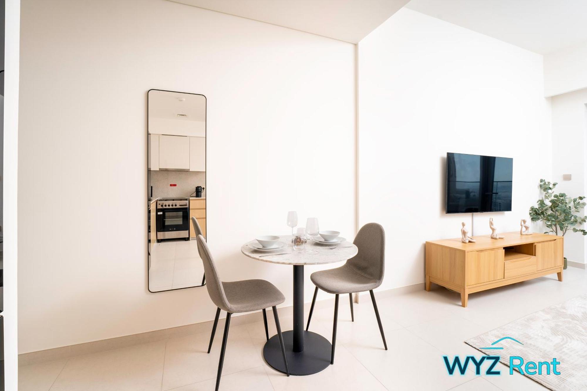 Apartment Sleek 1 Bedroom In Burj Royale With Canal View