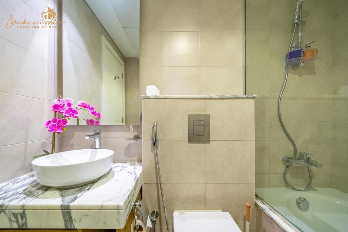 Chic Sea View 2bhk 4pax Dubai